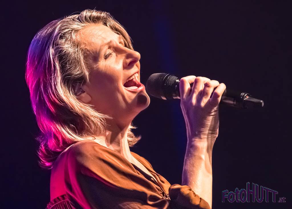 2023-03-08 – Birgit Denk und Band – Erdbeeren und Musik / Amstetten – Johann Pölz-Halle